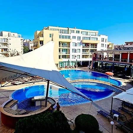 Pool View Studio, Pollo Resort, Sunny 호텔 써니비치